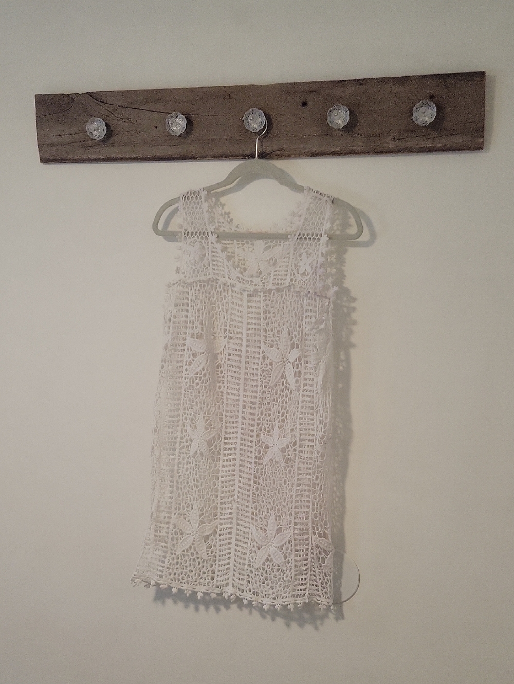 White Crochet Sleeveless Coverlet SZ MED
